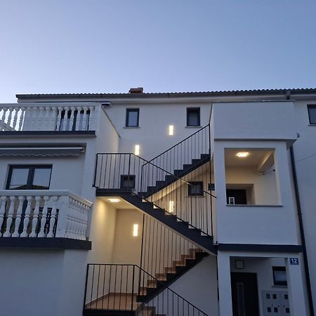 Olivista Croatia Apartments Njivice Exterior photo